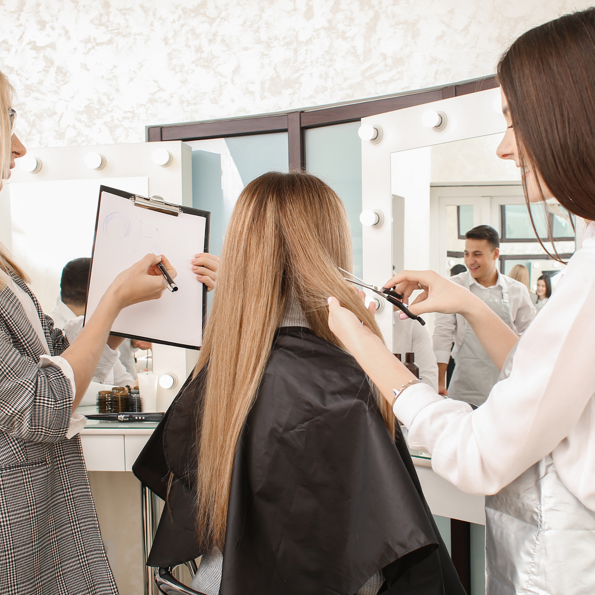 Why You Should Consider Becoming a Qualified Beauty Tutor