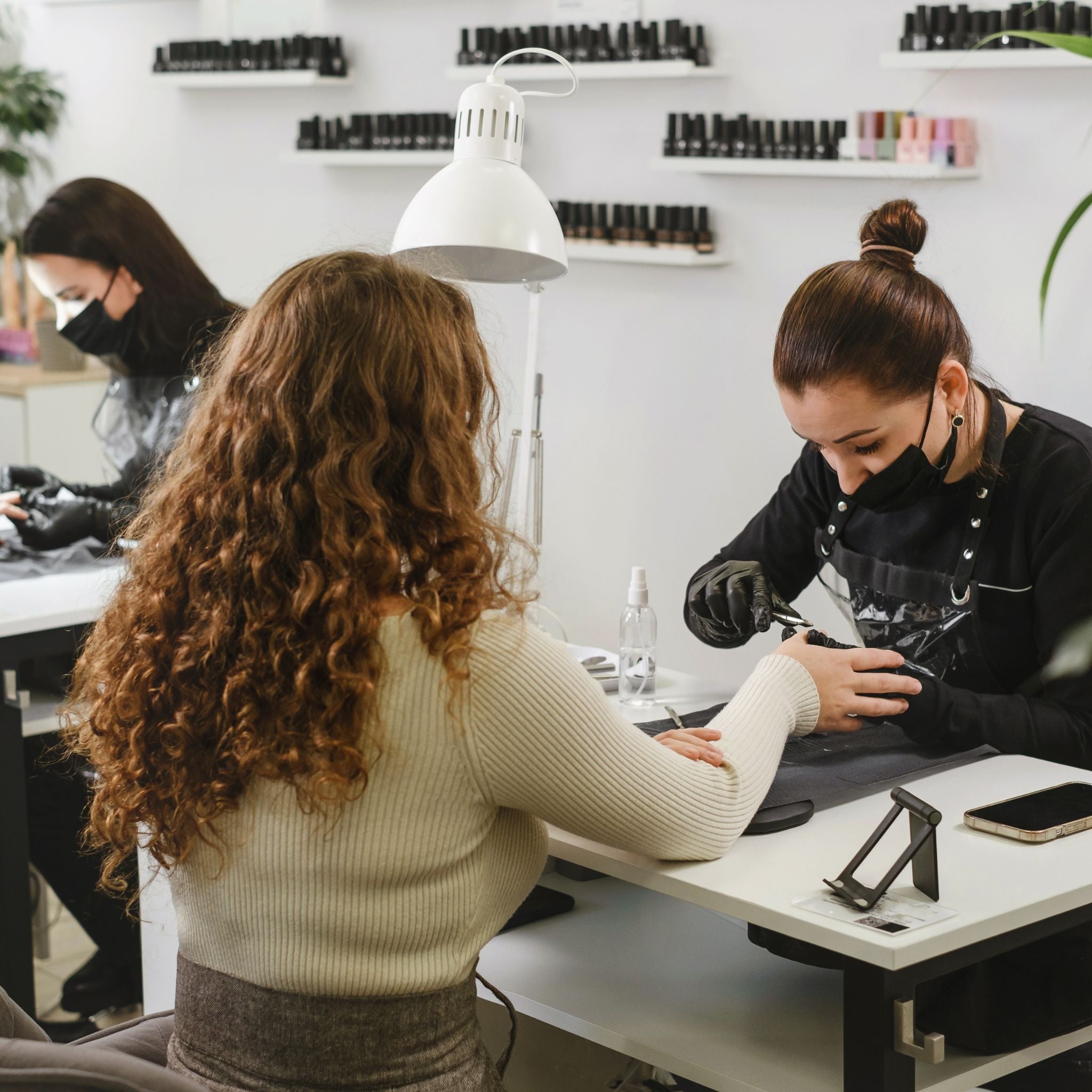 How to Get Your First 10 Beauty Clients (Proven, Realistic Strategies)