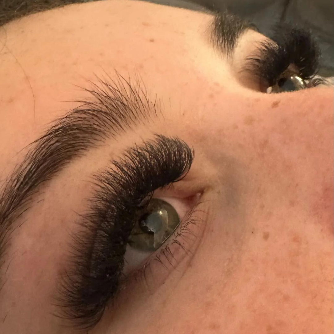 Combined Classic and Russian Lash Course - ElizabethSands Beauty School